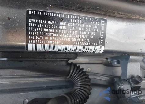 2013 Volkswagen Beetle 2.5L Entry из США, поврежденный, VIN 3VWFP7AT9DM662473